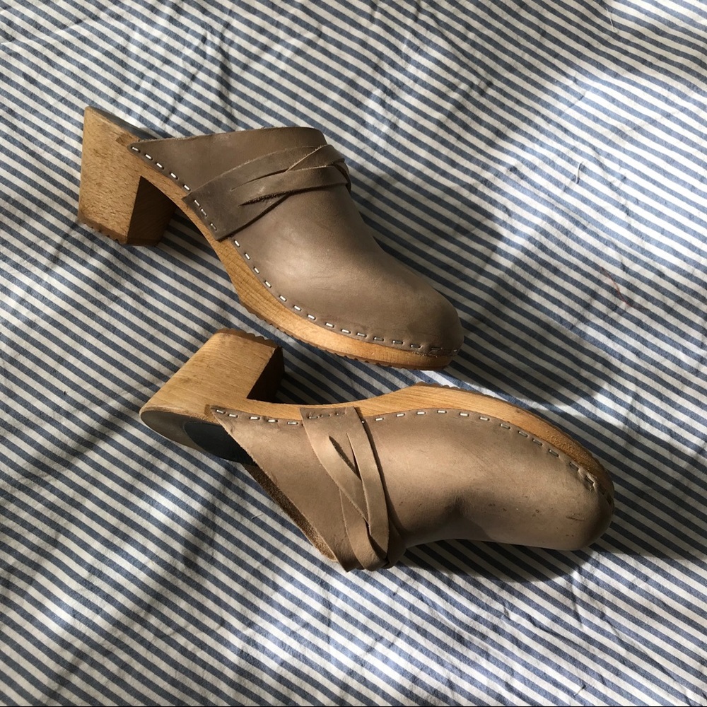 Vintage clogs